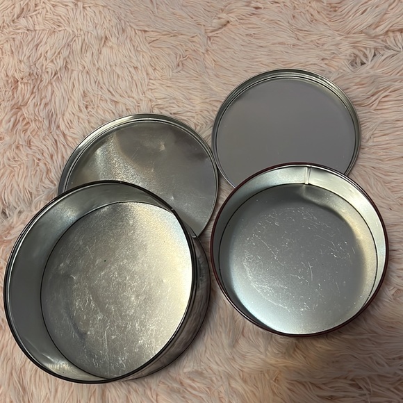 Vintage Christmas tins - Picture 7 of 7